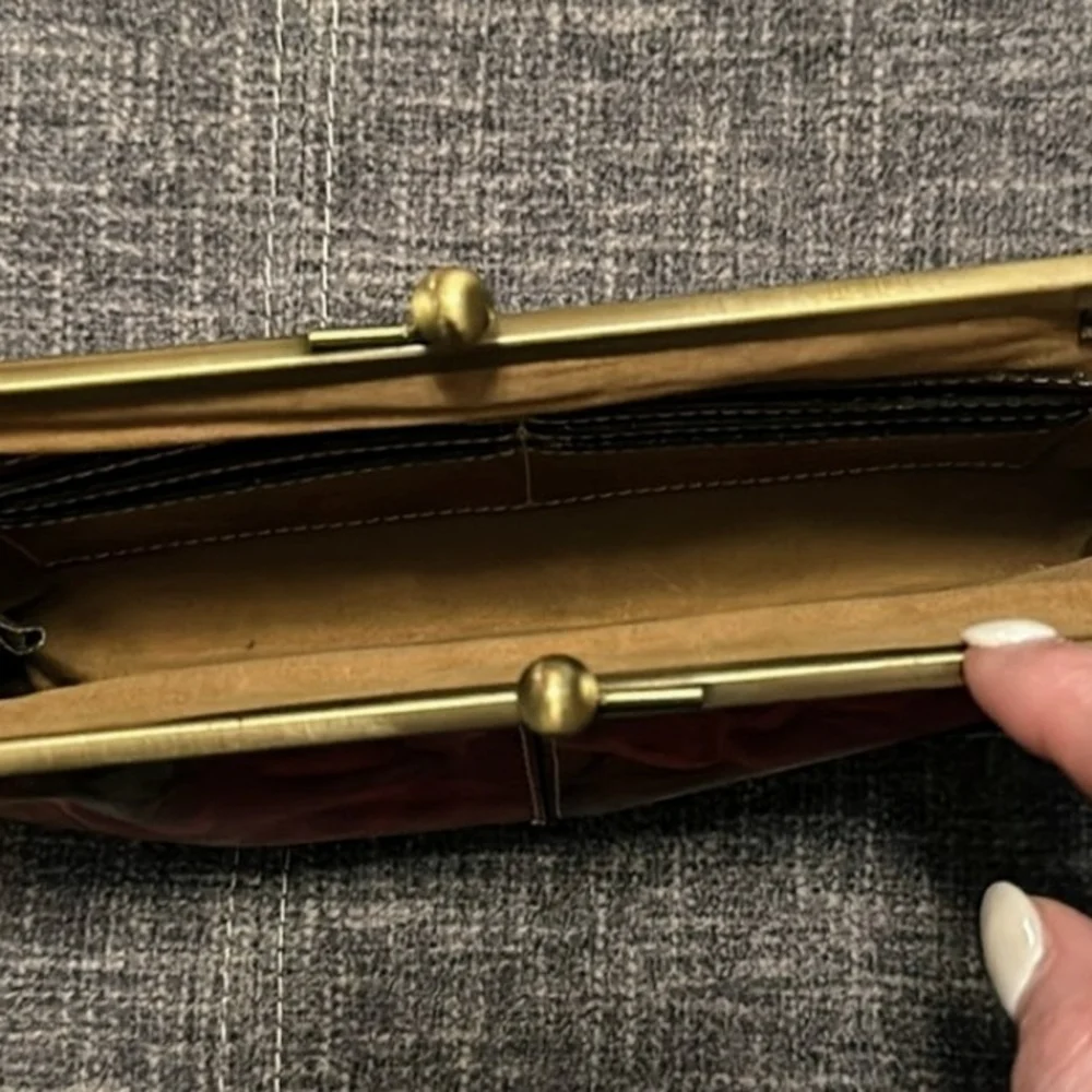 Patricia Nash Floral Leather Kisslock Medium Clutch in Red and Green EUC - Picture 3 of 8